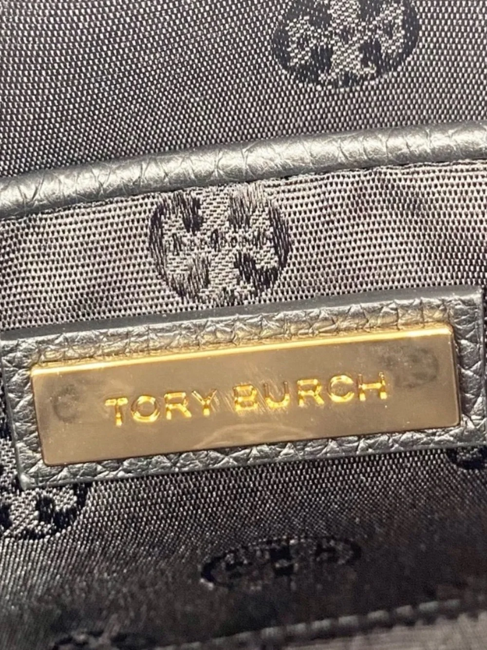 Tory Burch compact pebbled
